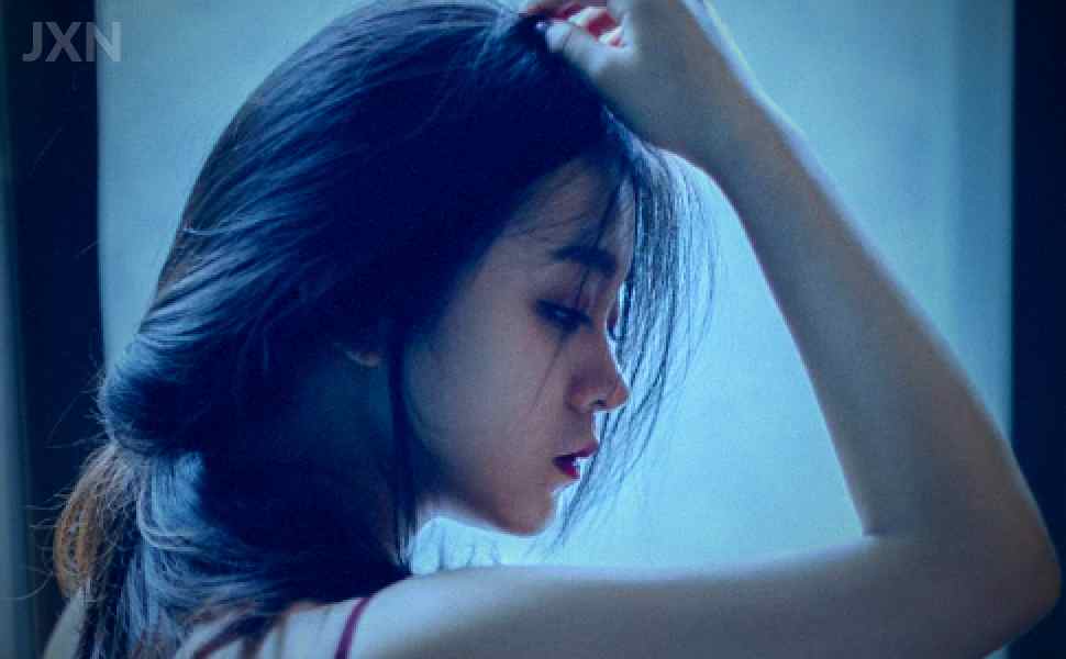 前国产AV女优许诺转型贤妻良母身材依旧火辣，早期不雅视频遭曝光引发热议现场图1