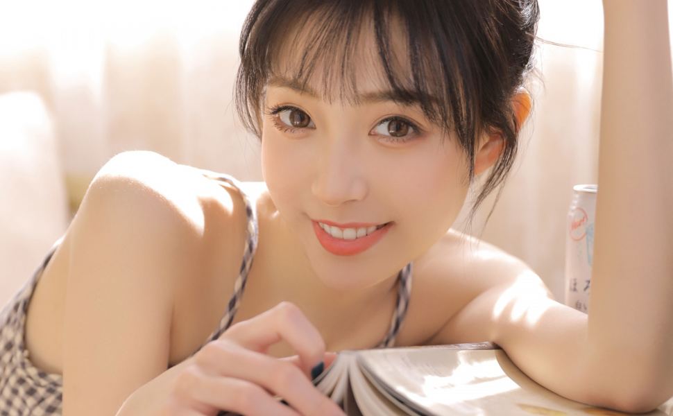 直播圈疯魔了！金主任务挑战逼女主播当众挤奶头，弹幕礼物齐飞，尺度刷新三观