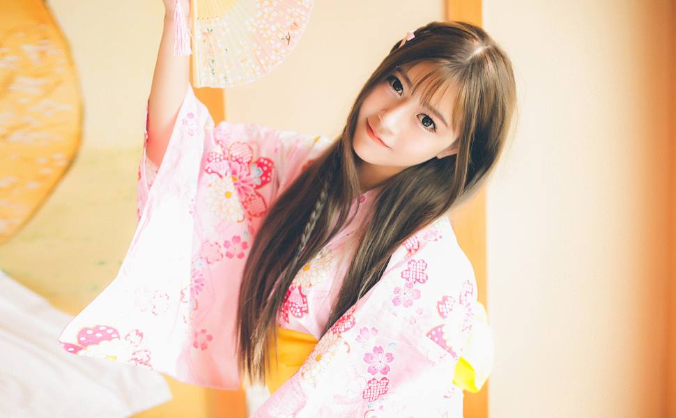 网友热议：抖音女神金美庭会员专享视频泄露，全裸脸穴同框展现火辣身材