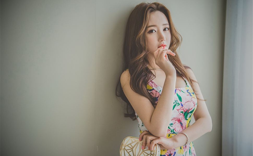 缅甸夜市变女神T台？白天灰头土脸搬砖，晚上吊带高跟撩翻全场！现场图1