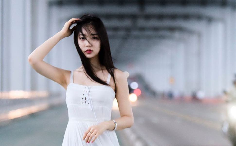 网传上海对外经贸大学艺术系女生刘雨婷不雅视频流出，清纯形象受质疑现场图3