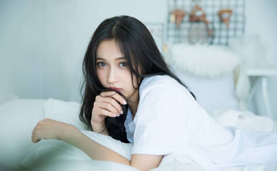 网友热议：北京“vickybb”豪华淫乱派对视频流出，超正女友被轮番羞辱？